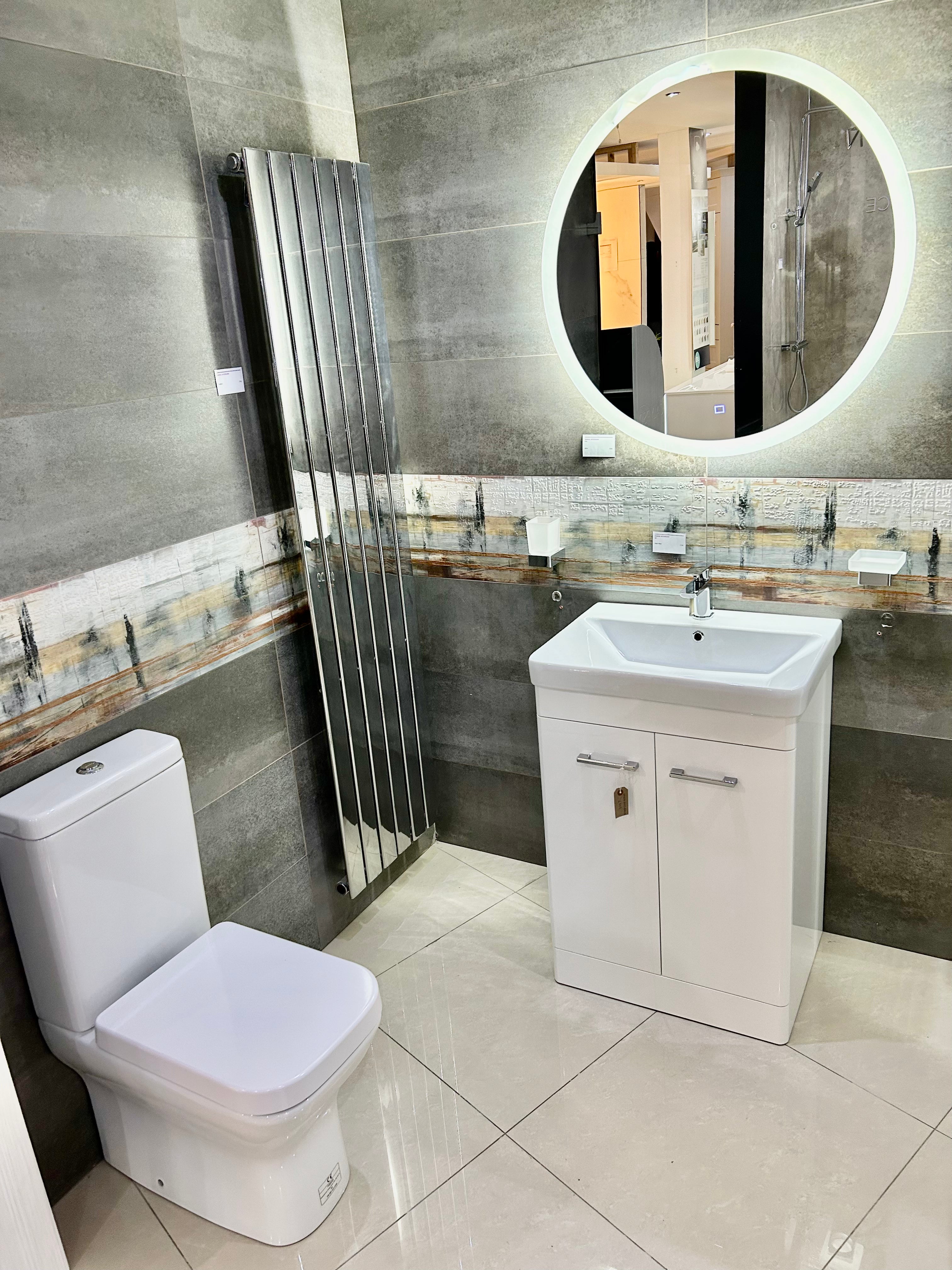 Flatco V Single Radiator 1200x450 BTU 2992