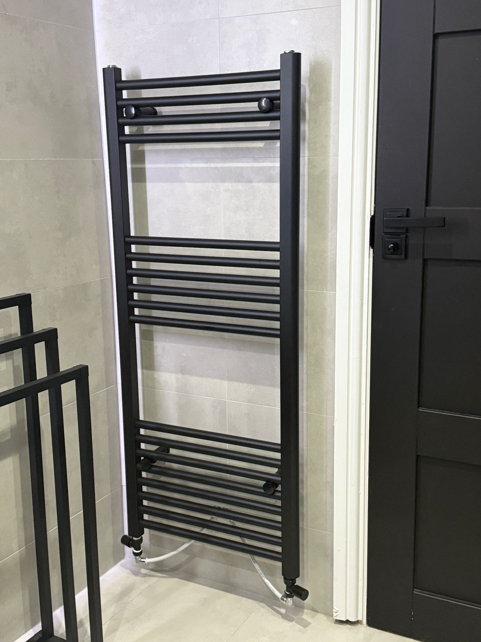 Black Round Bar Towel Rail 1200x500 BTU 2600